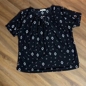 Jon & Anna Black Top with White Diamond Patterns